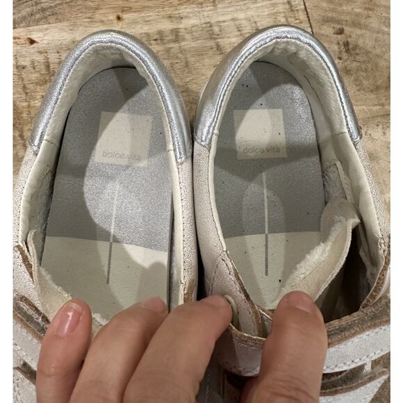 Dolce Vita Quick Sneakers Women's Sz 8.5 Strap Closure White/Silve Cushion Shoe - Picture 5 of 7